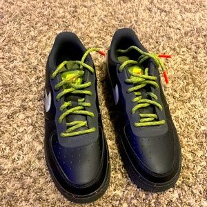 Only used 3 times good condition not creased